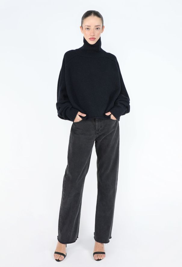 The Row Ehud Cashmere Turtleneck Sweater - 2