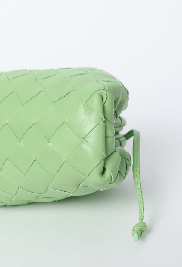 Bottega Veneta Mini The Pouch Intrecciato Clutch - 10