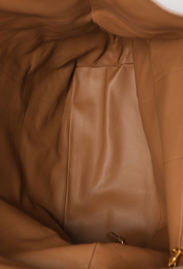 Bottega Veneta Maxi Cabat Smooth Tote Bag, 2019 - 12