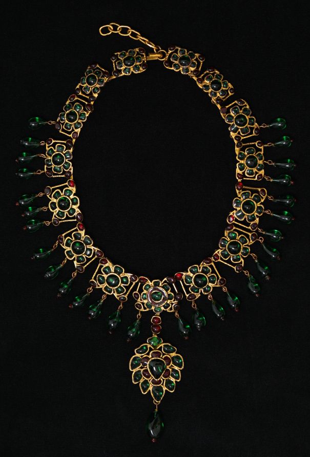 Chanel COUTURE Late 1960s Gripoix Camélia Necklace - 1