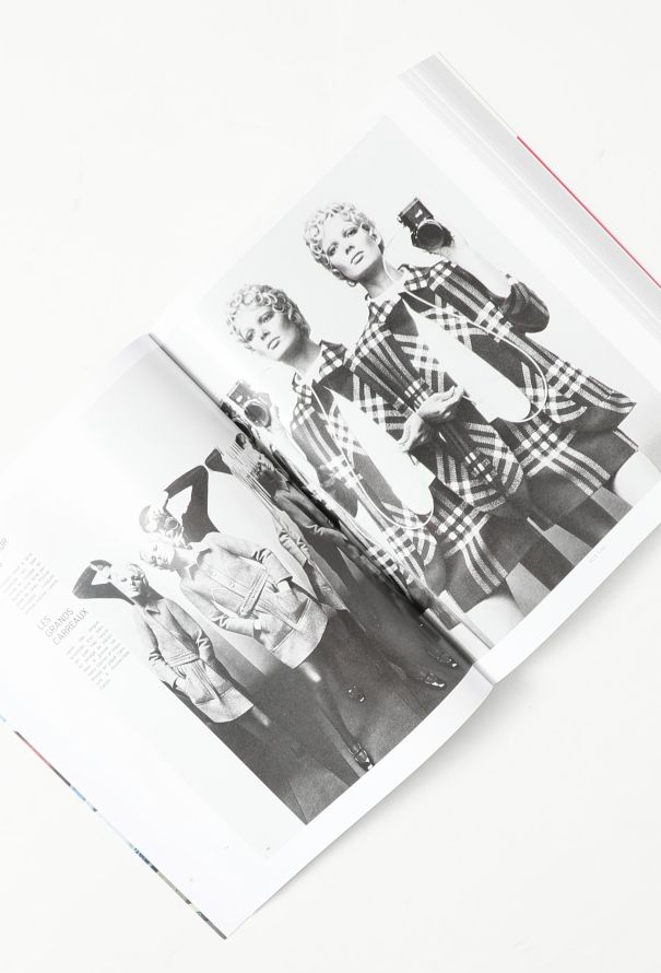 Vintage Books Helmut Newton: Pages from the Glossies Book - 4 Vintage Books Helmut Newton: Pages from the Glossies Book - 4