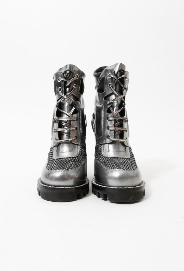 LOUIS VUITTON black and white lace-up boots – Loop Generation