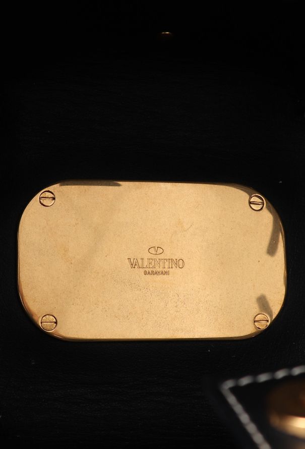 Valentino S/S 2019 Rockstud & Feather Small Bucket Bag - 14 Valentino S/S 2019 Rockstud & Feather Small Bucket Bag - 14