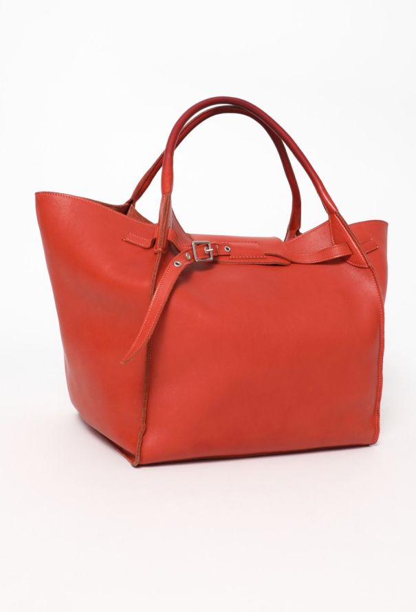 【人気/関税/送料込み】 (W) Celine Medium Reversible Framed T 6af44624880428f1ce9876106e82.jpg