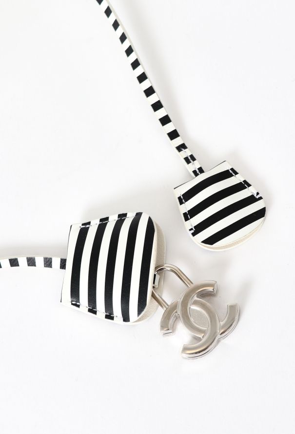 Chanel Resort 2019 Mini Vanity Bag - 12