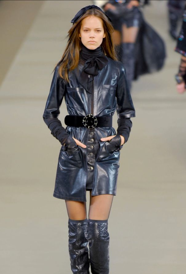 Chanel F/W 2006 Velour Chain-Buckle Belt - 2