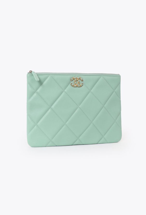 Chanel 19 Medium O Case - 2