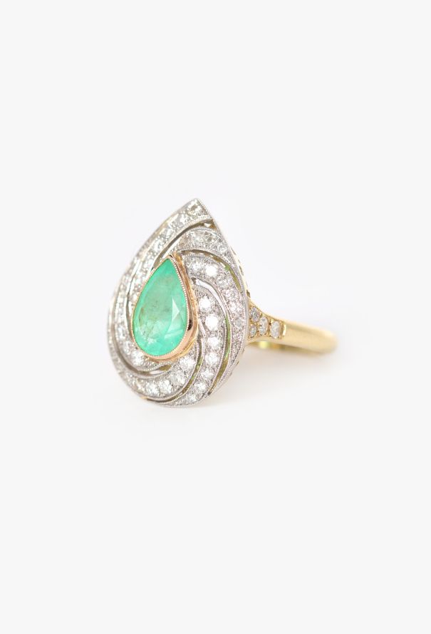 Vintage Fine Jewelry 18k Gold, Diamond & 1.90 Carats Emerald Ring - 3 Vintage Fine Jewelry 18k Gold, Diamond & 1.90 Carats Emerald Ring - 3