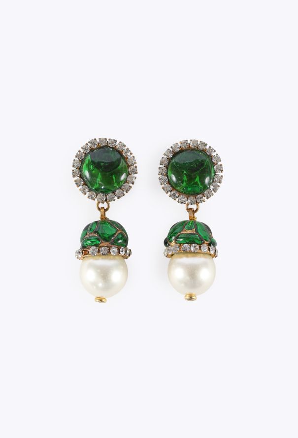 Chanel Cabochon Strass Trim Clip Earrings, 1980s - 1