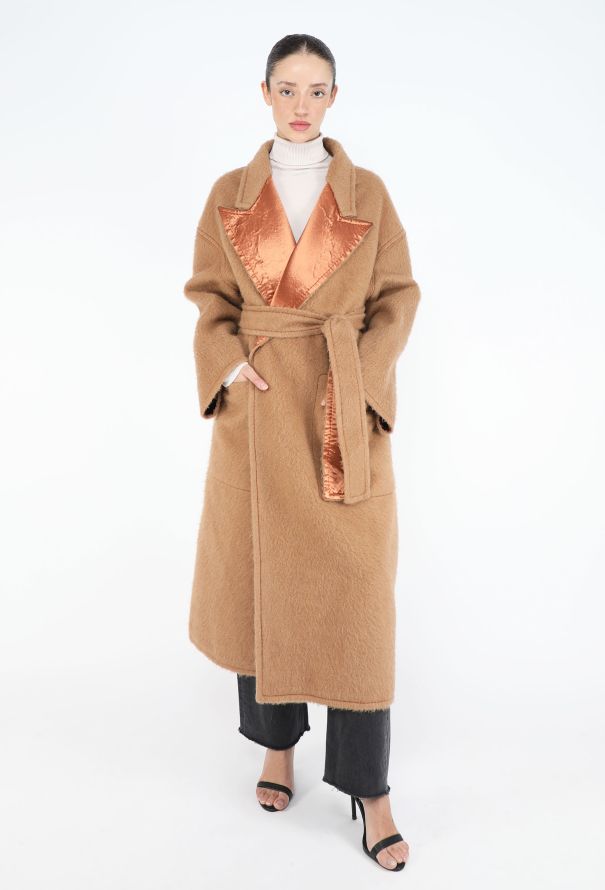 Bottega Veneta F/W 2018 Notched Satin Camel Coat - 4