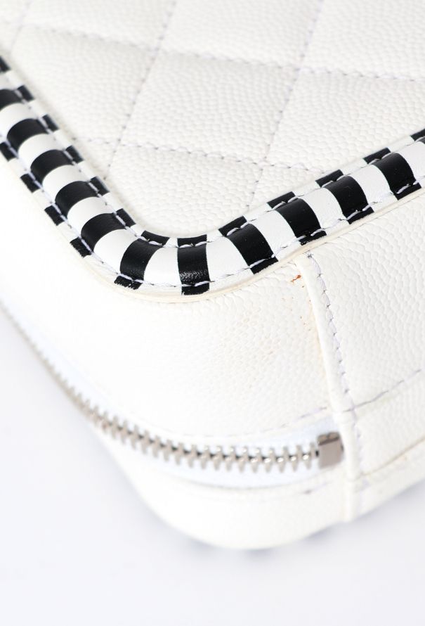 Chanel Resort 2019 Mini Vanity Bag - 8