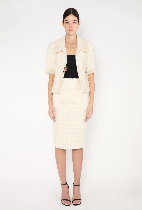 Chanel Resort 2018 Tweed Pearl Ensemble - 4 Chanel Resort 2018 Tweed Pearl Ensemble - 4
