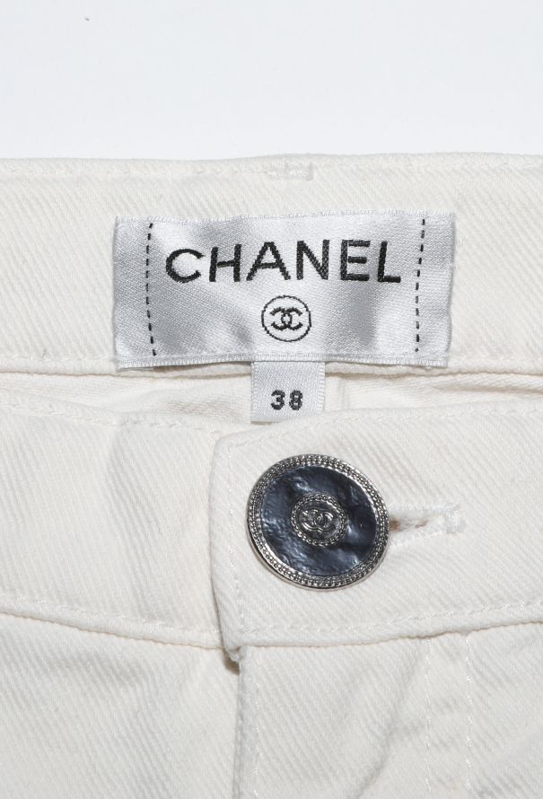 Chanel 2024 Floral Cut-Out 'CC' Jeans - 7 Chanel 2024 Floral Cut-Out 'CC' Jeans - 7