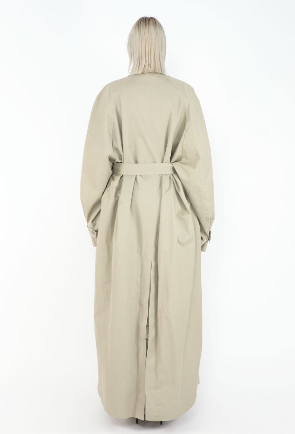 Balenciaga Resort 2024 Tartan-Lined Belted Trench - 6