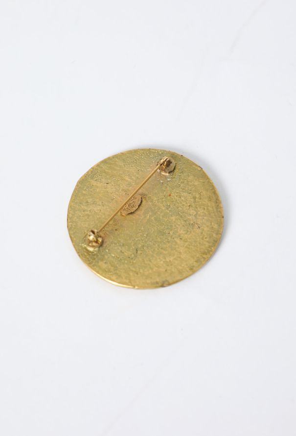 Chanel 1995 Hammered 'CC' Brooch - 4 Chanel 1995 Hammered 'CC' Brooch - 4
