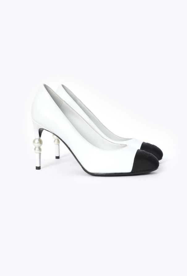 Chanel Bicolor Pearl 'CC' Pumps - 4