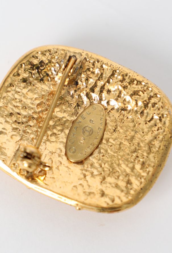 Chanel 1994 'CC' Plaque Brooch - 4 Chanel 1994 'CC' Plaque Brooch - 4