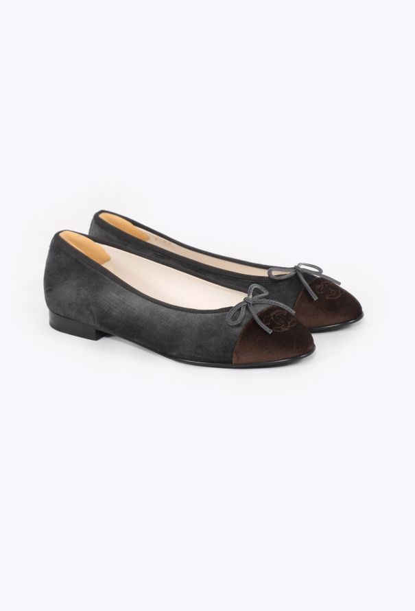 Chanel Velvet Cap-Toe Ballerinas, Pre-Fall 2024 - 3