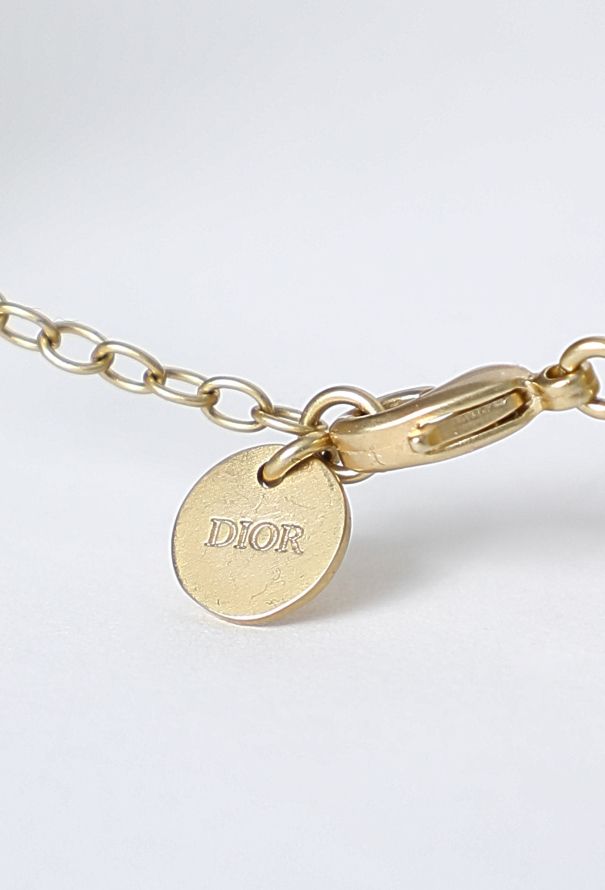 Dior F/W 2022 Pearl Tiara & Cannage Collar - 7