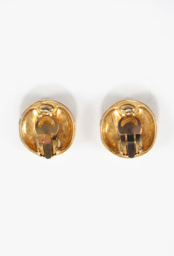 Chanel Early '80s Embossed 'CC' Clip Earrings - 3
