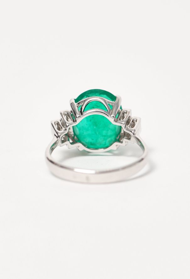 Vintage Fine Jewelry Stunning White Gold, 4.73 Carats Emerald & Diamond Ring - 5 Vintage Fine Jewelry Stunning White Gold, 4.73 Carats Emerald & Diamond Ring - 5