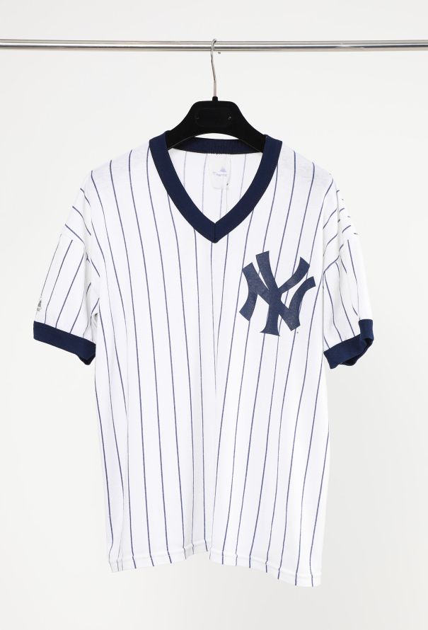 90s Yankees Majestic T-Shirt | Authentic & Vintage | ReSee