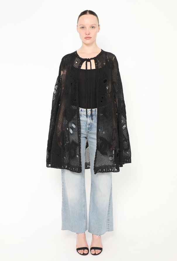 Chanel Crochet Emblem Cape, Resort 2022 - 1