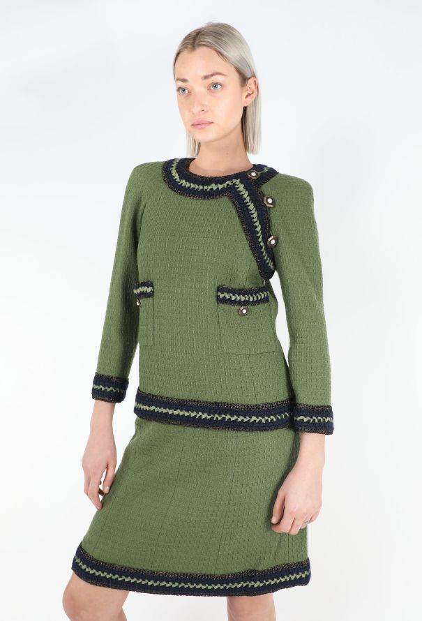 Chanel Pre-Fall 2010 Paris-Shanghai Tweed Ensemble - 6