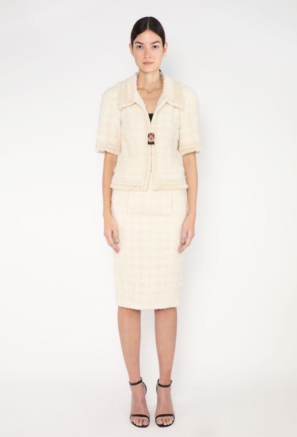Chanel Resort 2018 Tweed Pearl Ensemble - 3 Chanel Resort 2018 Tweed Pearl Ensemble - 3