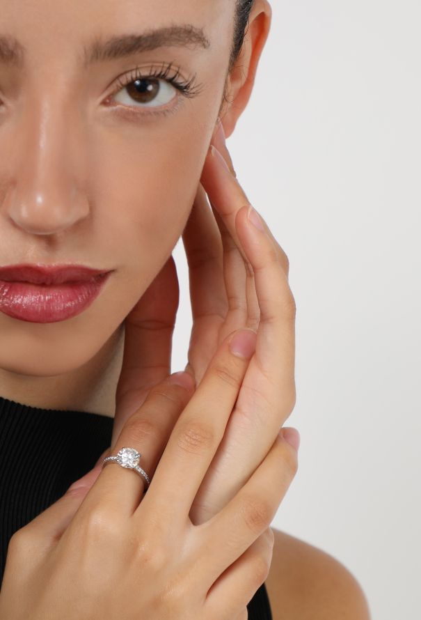 Modern Fine Jewelry Exquisite 2.2 Ct Diamond Solitaire & Platinum Ring - 5 Modern Fine Jewelry Exquisite 2.2 Ct Diamond Solitaire & Platinum Ring - 5