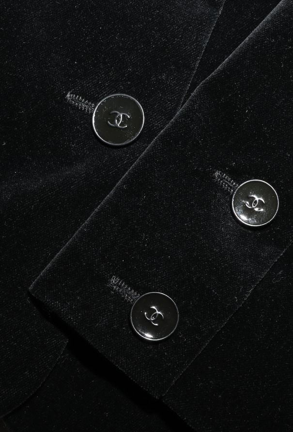 Chanel F/W 2005 Notched Velvet 'CC' Blazer - 7