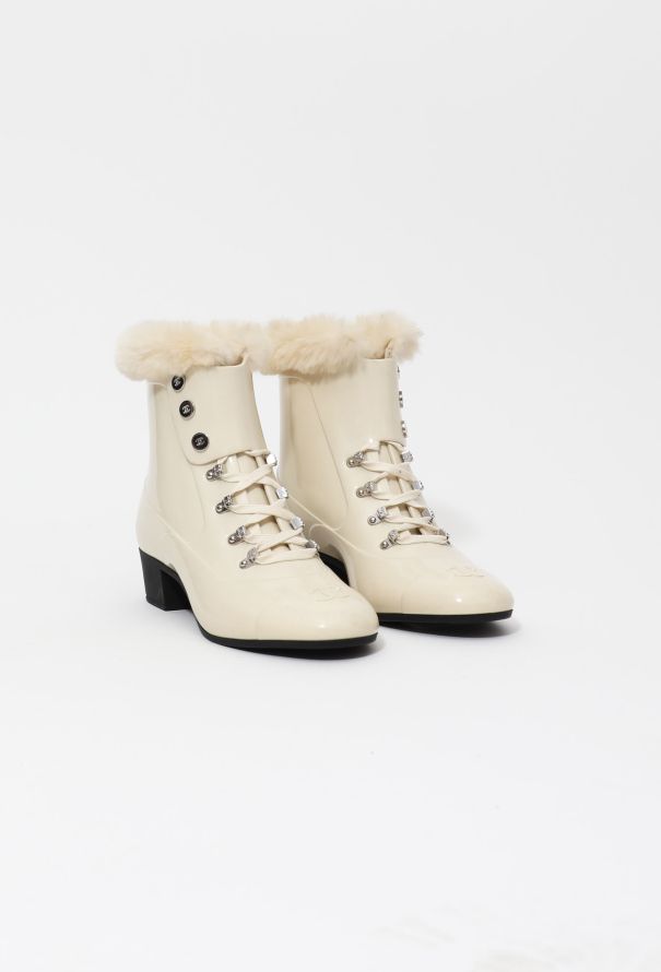 Chanel CC Leather Shearling-Trimmed Ankle Snowboots - Black Boots, Shoes -  CHA439679