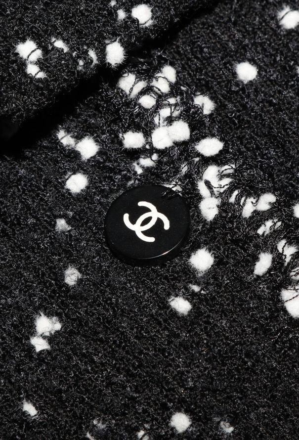 Chanel COLLECTOR 1995 Bicolor Tweed 'CC' Blazer - 9