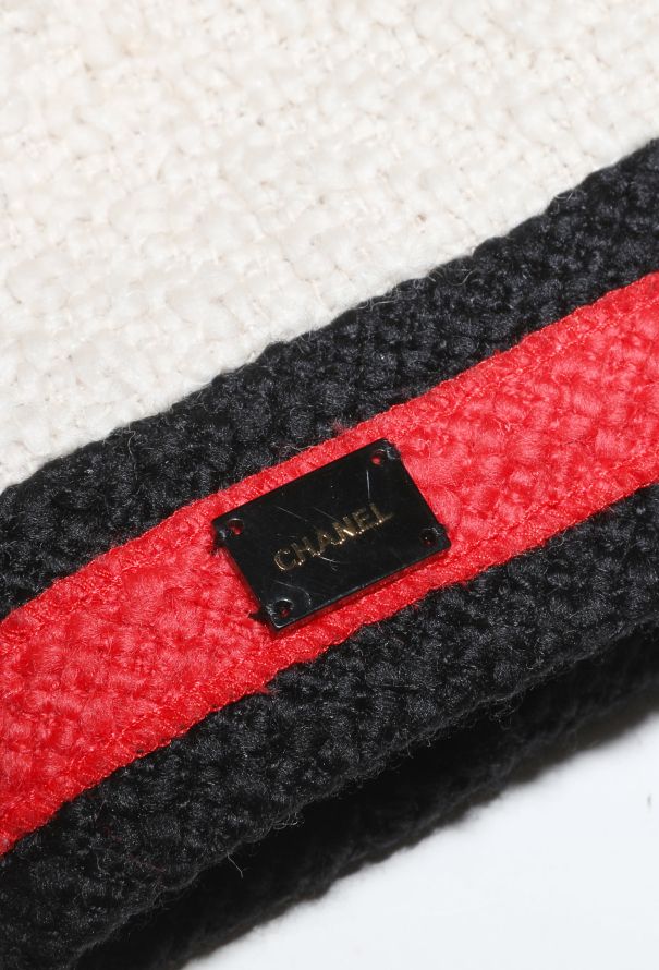 Chanel CAMPAIGN F/W 2001 Bouclé Cropped Jacket - 9