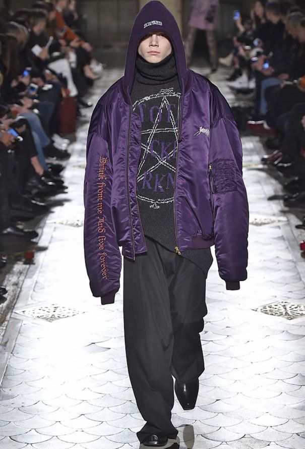 Total darkness vetements top