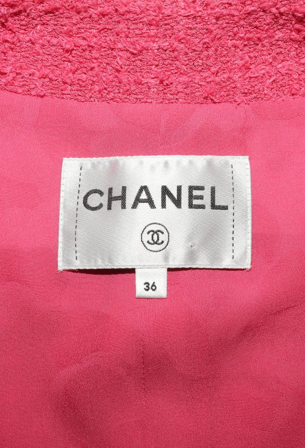 Chanel 2022 Bouclé 'CC' Charm Bolero - 6 Chanel 2022 Bouclé 'CC' Charm Bolero - 6