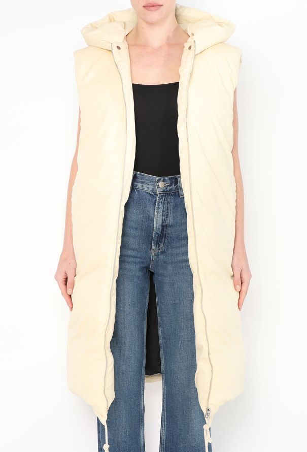 Céline Pre-Fall 2018 Hooded Down Parka Vest - 3 Céline Pre-Fall 2018 Hooded Down Parka Vest - 3