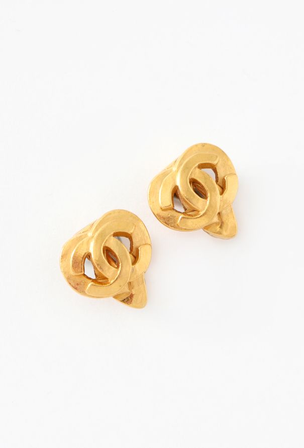 Chanel 1997 'CC' Heart Clip Earrings - 2 Chanel 1997 'CC' Heart Clip Earrings - 2