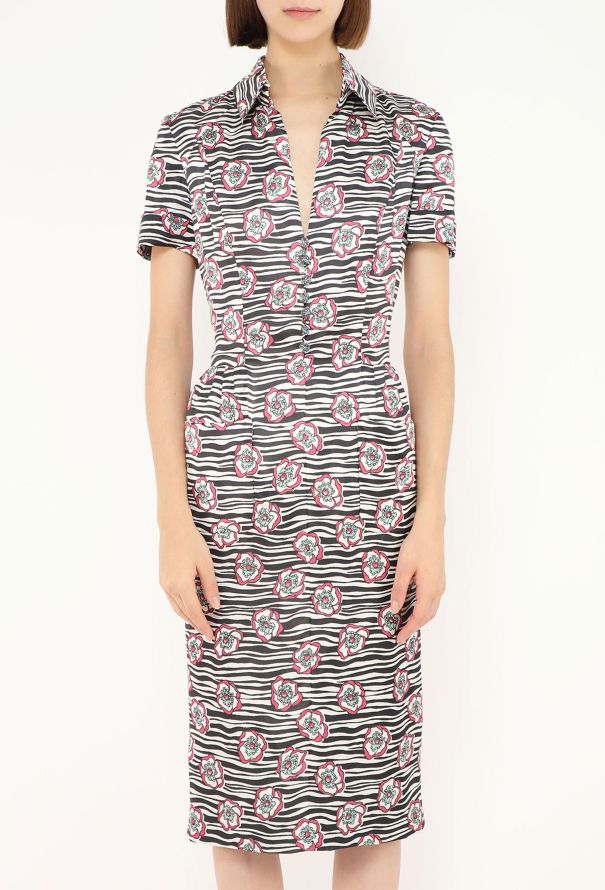 Chanel S/S 2023 Graphic Silk Dress - 3