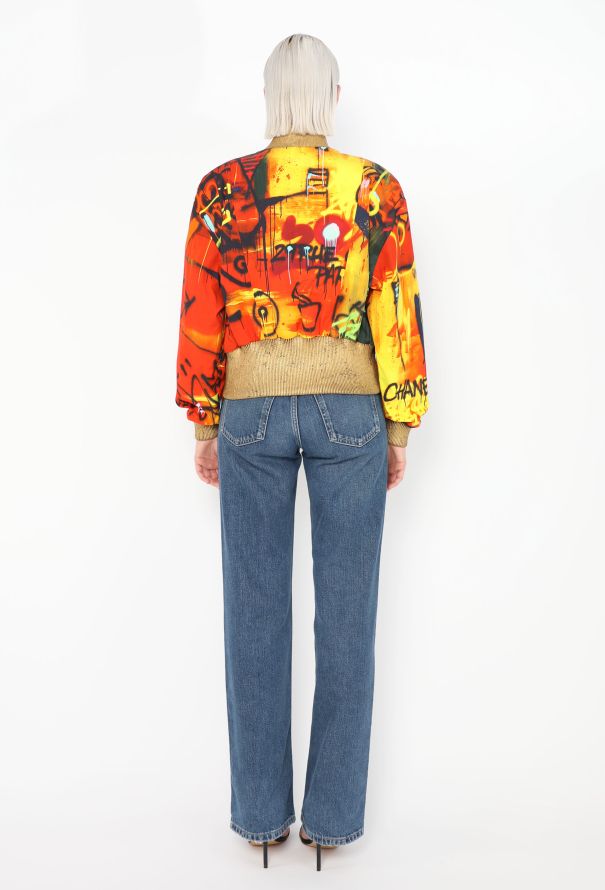 Chanel Pre-Fall 2019 Paris-New York Graffiti Bomber - 5 Chanel Pre-Fall 2019 Paris-New York Graffiti Bomber - 5