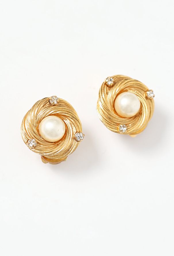 Chanel 1996 Pearl Tourbillon Clip Earrings - 2