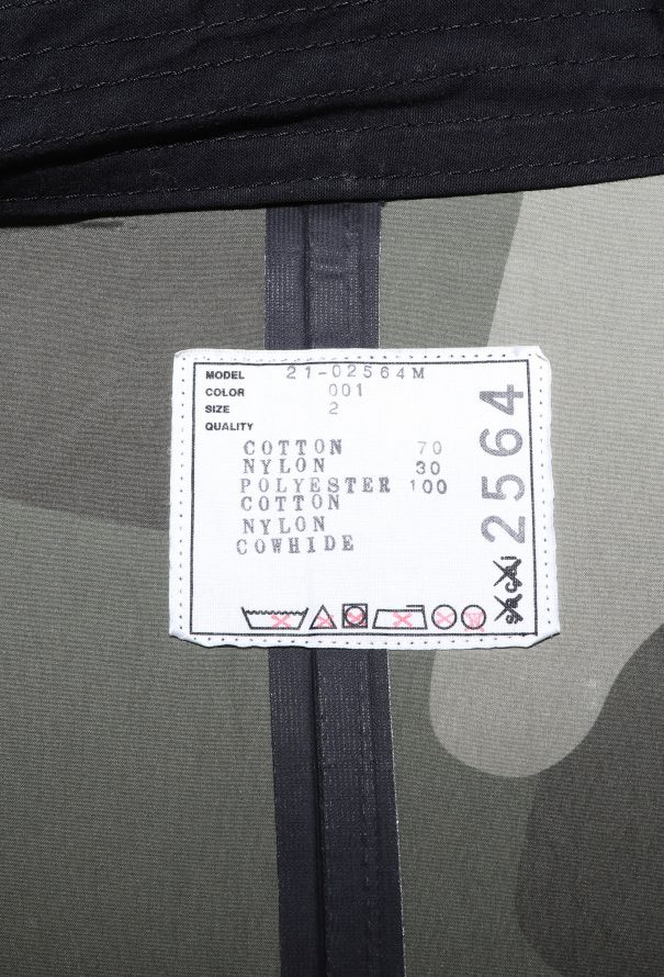 Sacai 2021 x KAWS Mackintosh Parka - 5