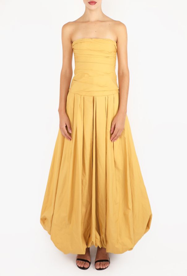 Khaite Ingrid Ruched Bustier Gown, Resort 2020 - 4