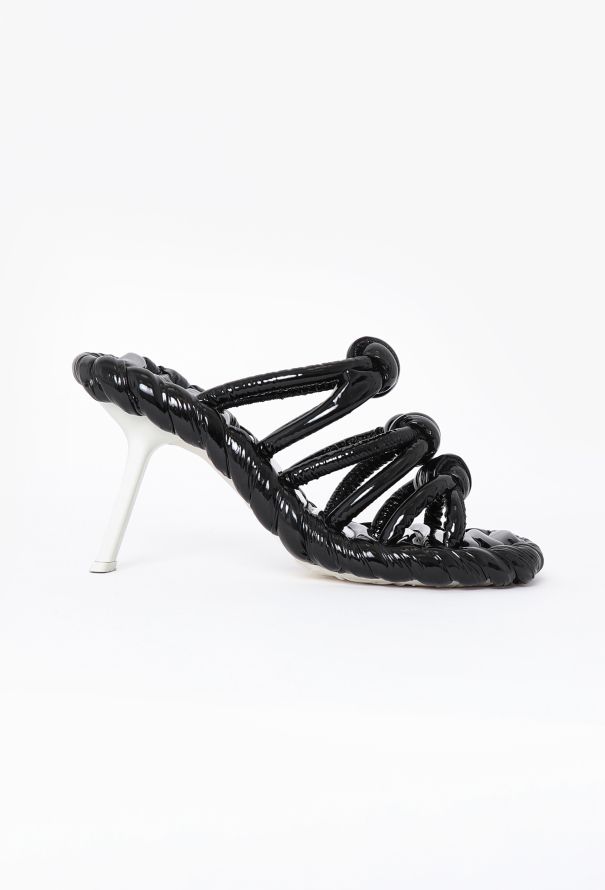 Loewe S/S 2023 Patent Knot Sandals - 1