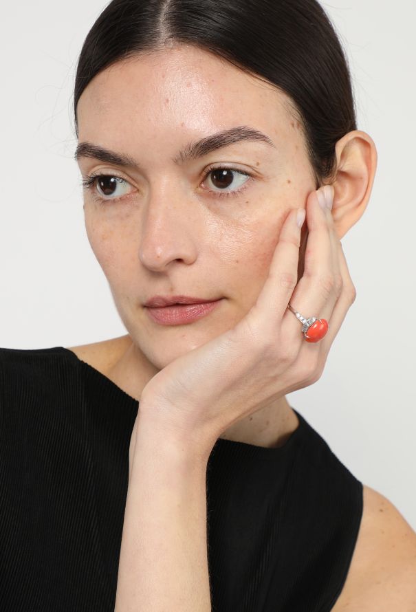 Vintage Fine Jewelry Platinum, Diamond & Coral Ring - 4 Vintage Fine Jewelry Platinum, Diamond & Coral Ring - 4