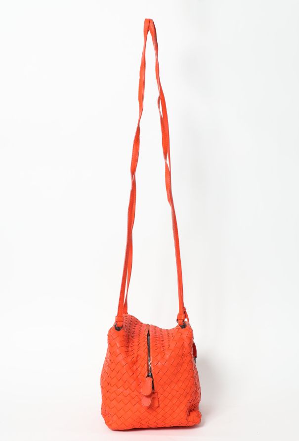 Buy Bottega Veneta Red The Mini Loop Crossbody Bag in Intrecciato Nappa for  UNISEX in Oman