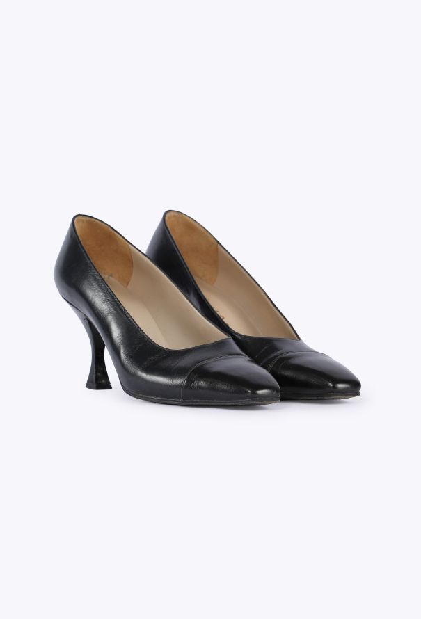 Chanel Vintage Leather Cap-Toe Pumps - 3