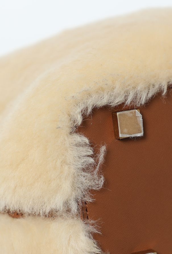 Saint Laurent Le 37 Shearling Bucket Bag - 12