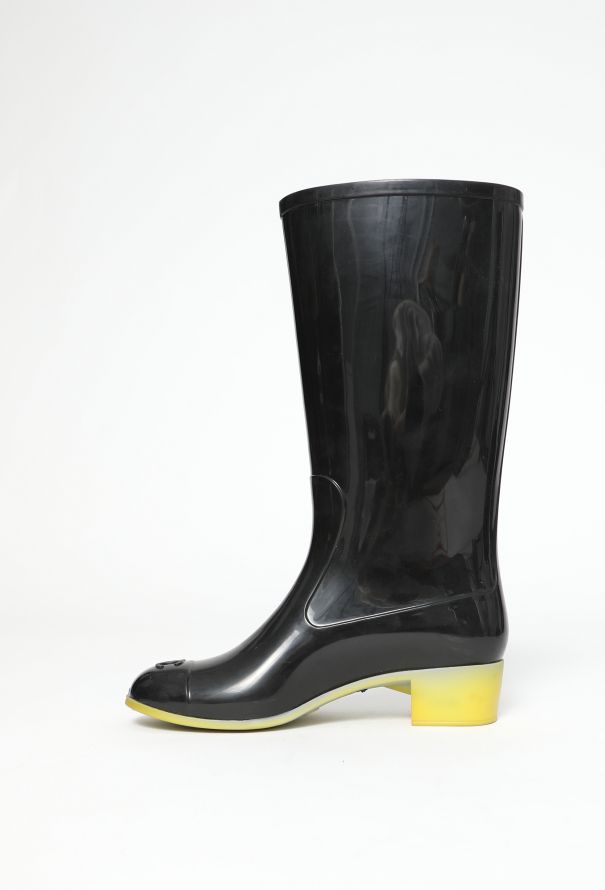 Chanel Patent 'CC' Rain Boots - 4