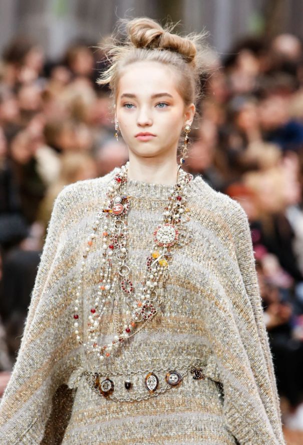 Chanel F/W 2018 Gripoix Chain Drop Earrings - 2